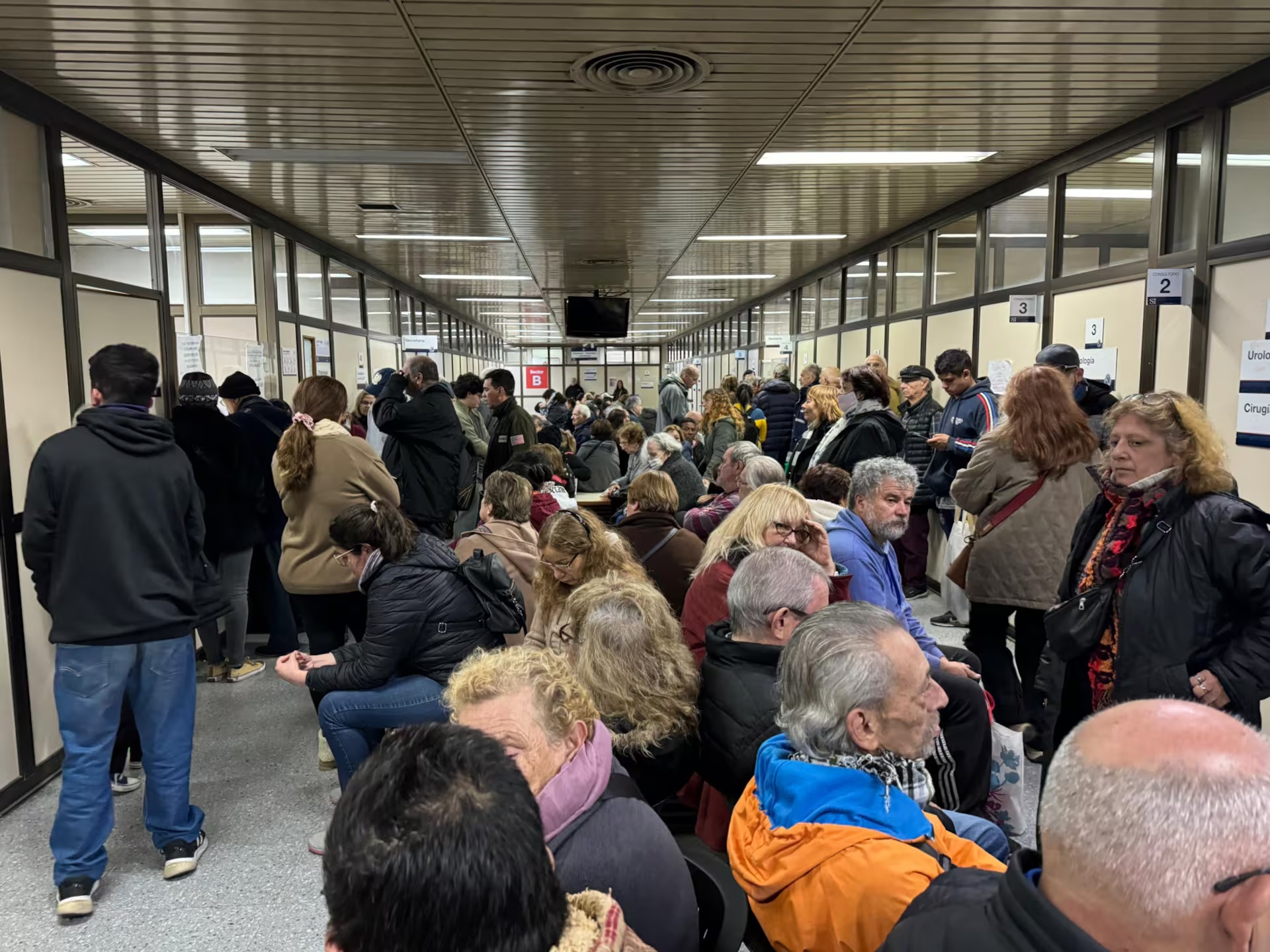 San Isidro en crisis sanitaria: hospitales al límite y un municipio que no escucha