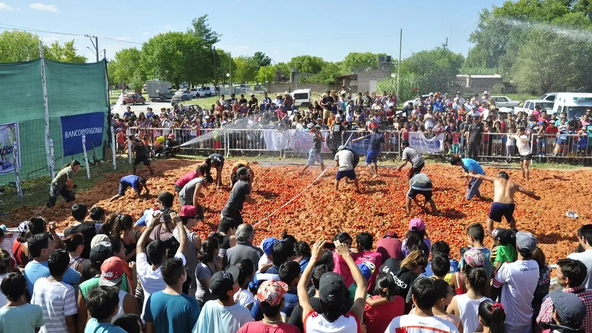 Paseos en globo y más: la Fiesta Nacional del Tomate inicia mañana con una agenda imperdible