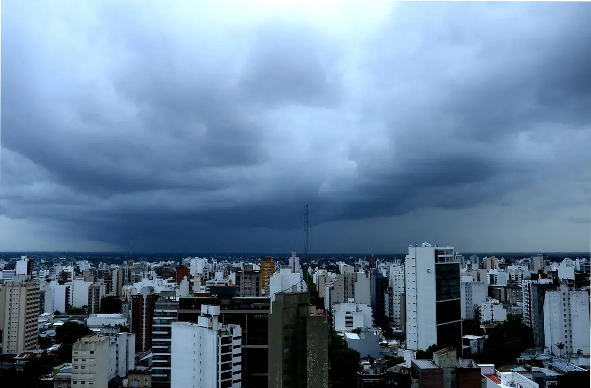 Emergencia en Bahía Blanca: suspenden actividades por alerta meteorológica