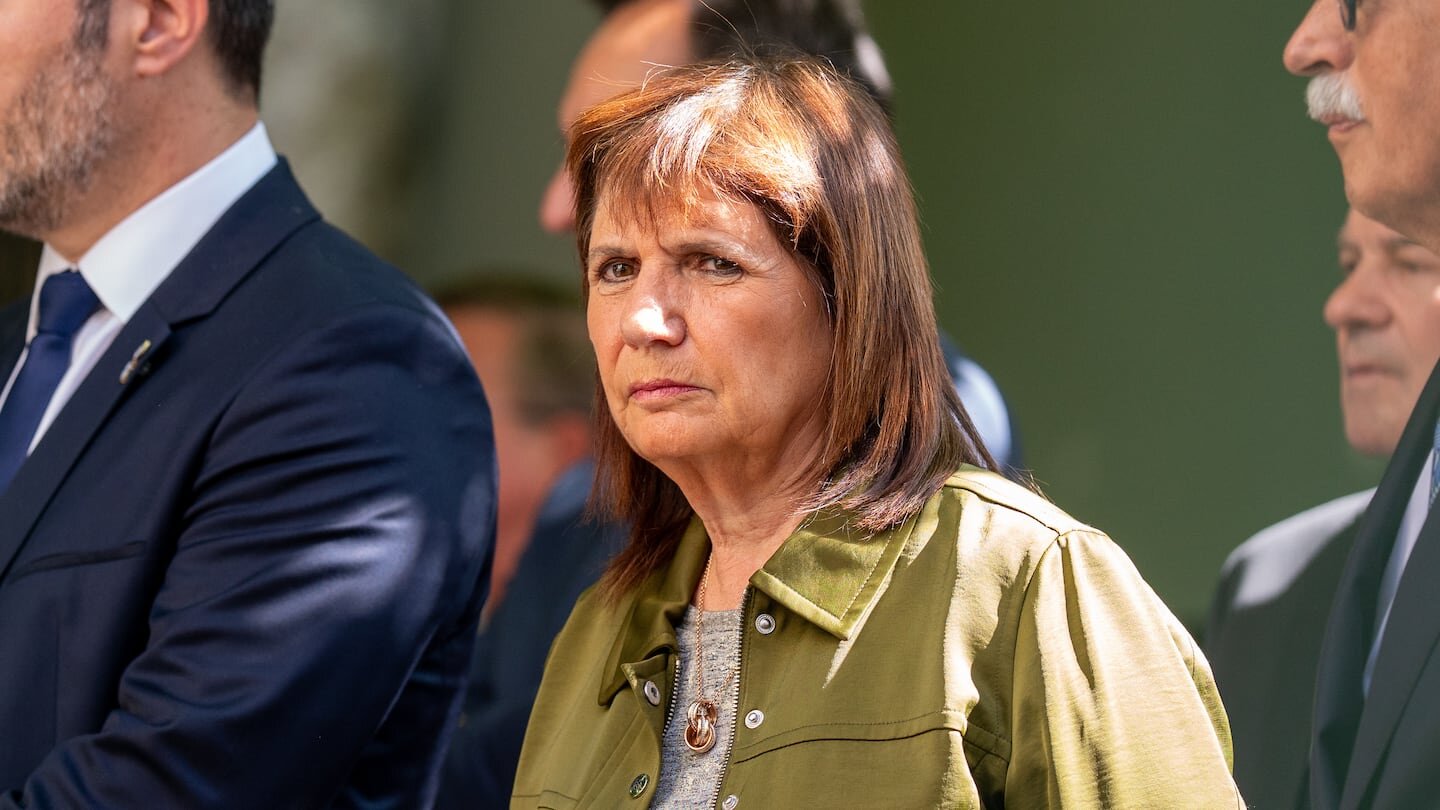 Con la ley antibarras, Bullrich reafirma su apoyo a la Policía tras la marcha del miércoles