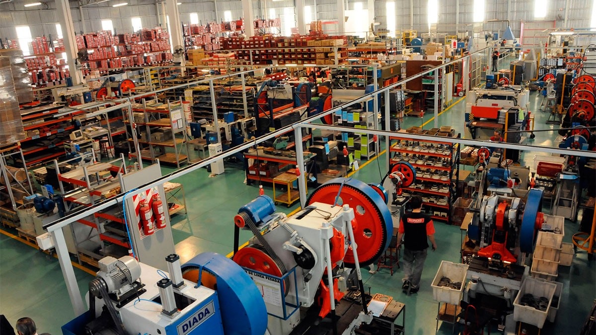 El Gobierno avanza con la quita de retenciones para más de 1.000 productos industriales