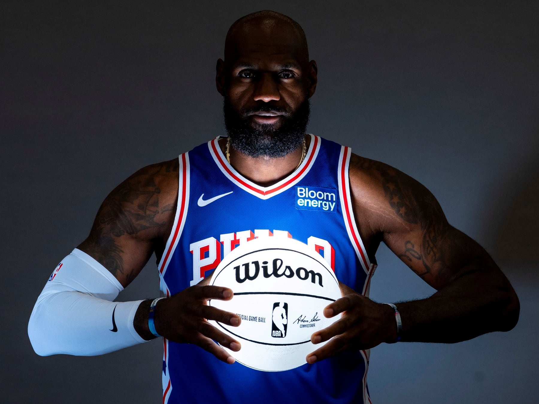 LeBron James cambia de vereda y se muda a Philadelphia para ir a fondo por el anillo