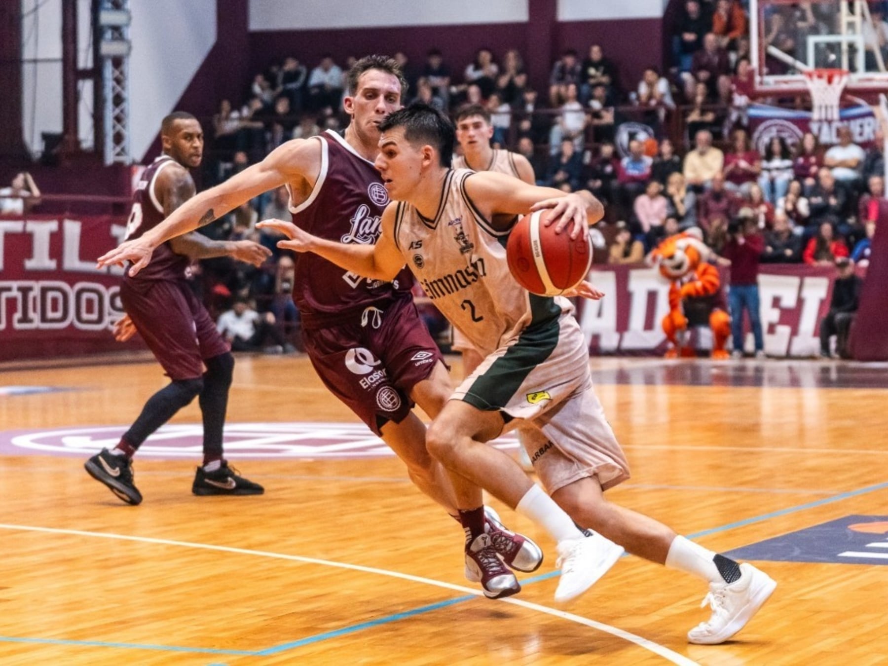 Chacón se calzó el traje de goleador y Gimnasia empezó la defensa del título con una sonrisa en el Sur