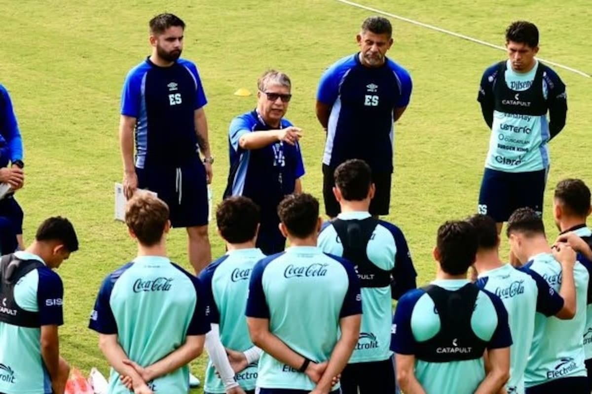 Seis goles en contra y el Bolillo pidiendo que lo echen: El Salvador se juega el descenso con el mismo técnico en el banco