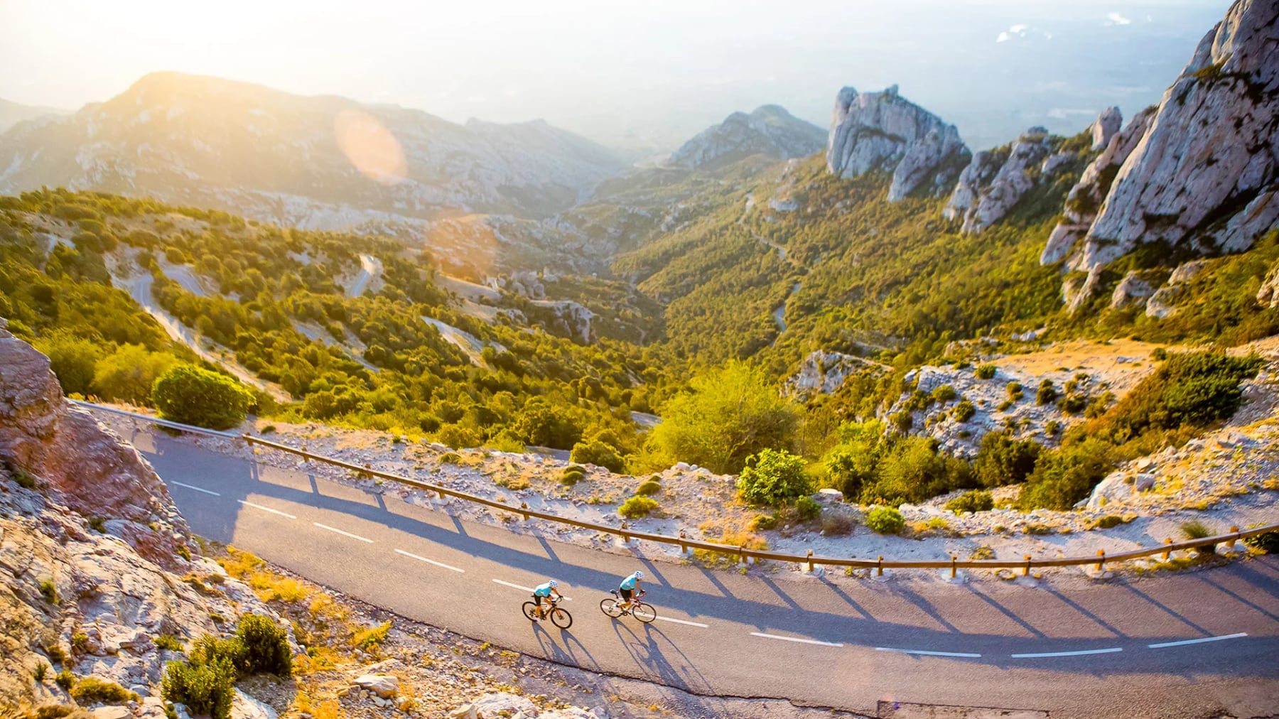 Cataluña de extremo a extremo: 2.000 kilómetros para descubrir el Mediterráneo y los Pirineos en auto