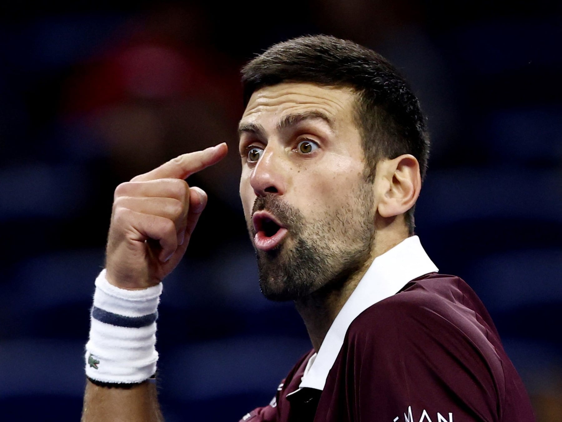 El Nole no se baja: remontó ante Zverev en Pekín y se metió entre los cuatro mejores