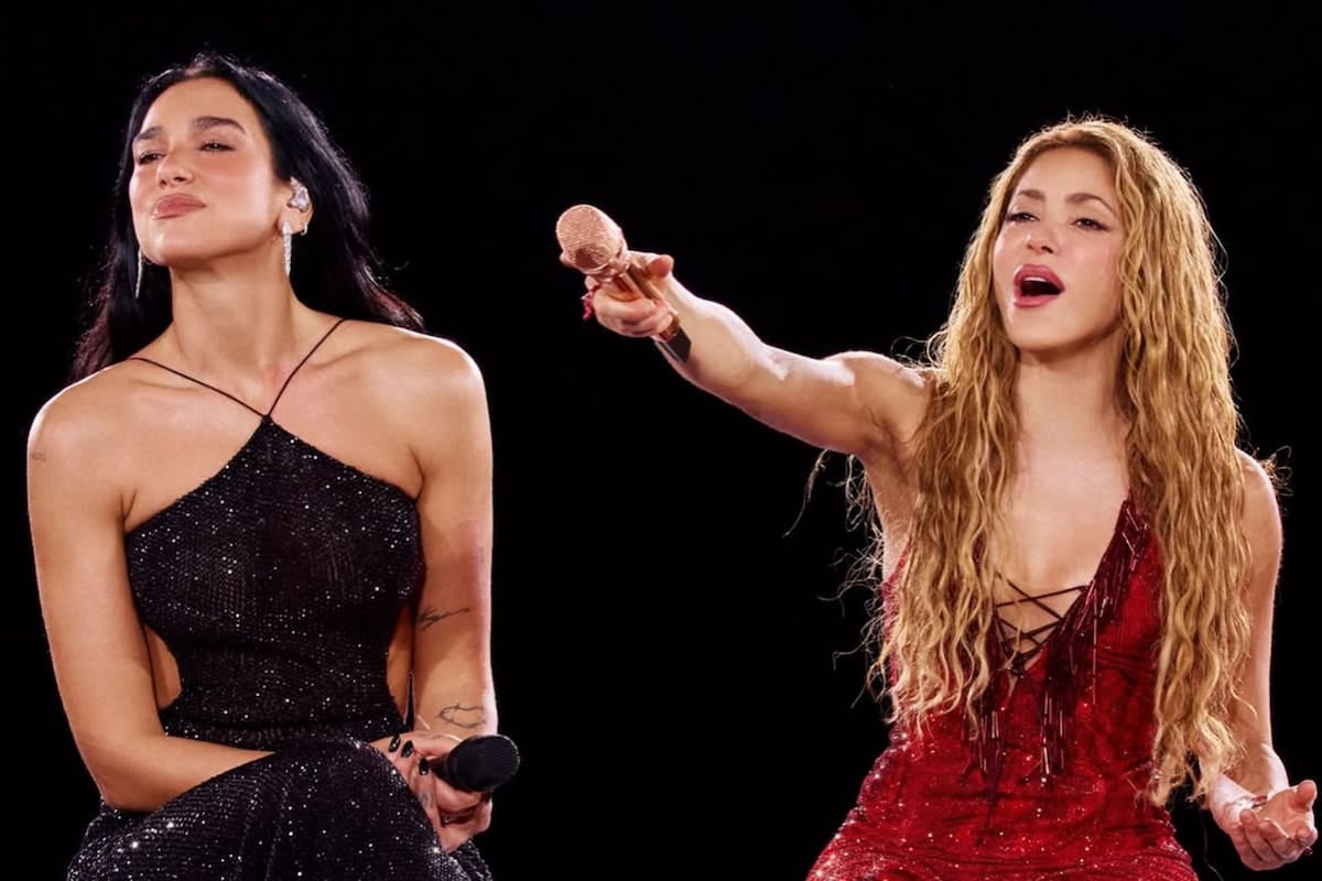 El abrazo inesperado de Shakira y Dua Lipa en Madrid: “Antología” sonó por primera vez a dos voces