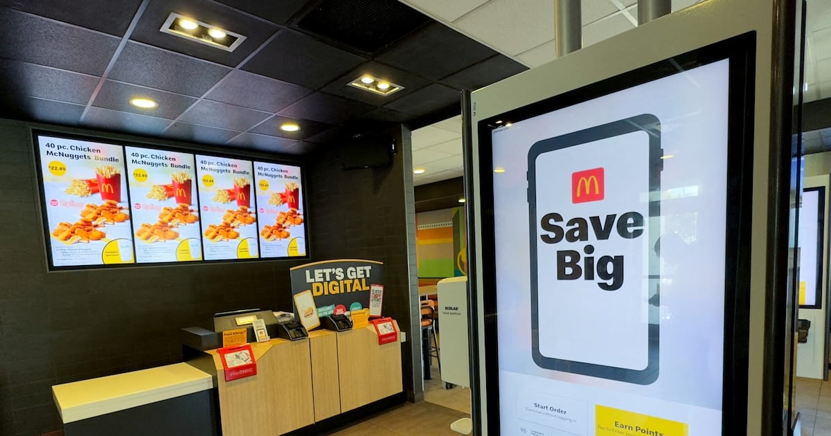 ¿Por qué la misma Big Mac puede costar distinta en dos locales de McDonald's? La IA tiene la respuesta