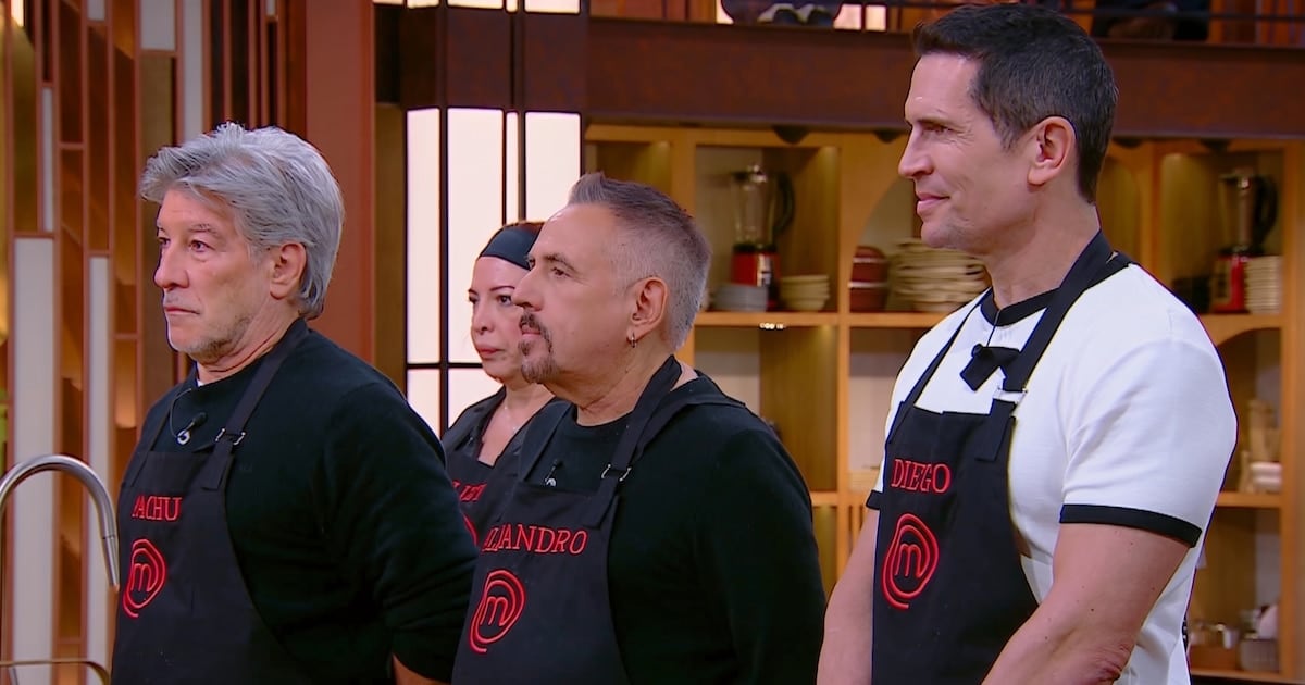El payaso de la milanesa: Pachu Peña se despidió de MasterChef Celebrity entre plásticos, grasa cruda y un guiño al repechaje