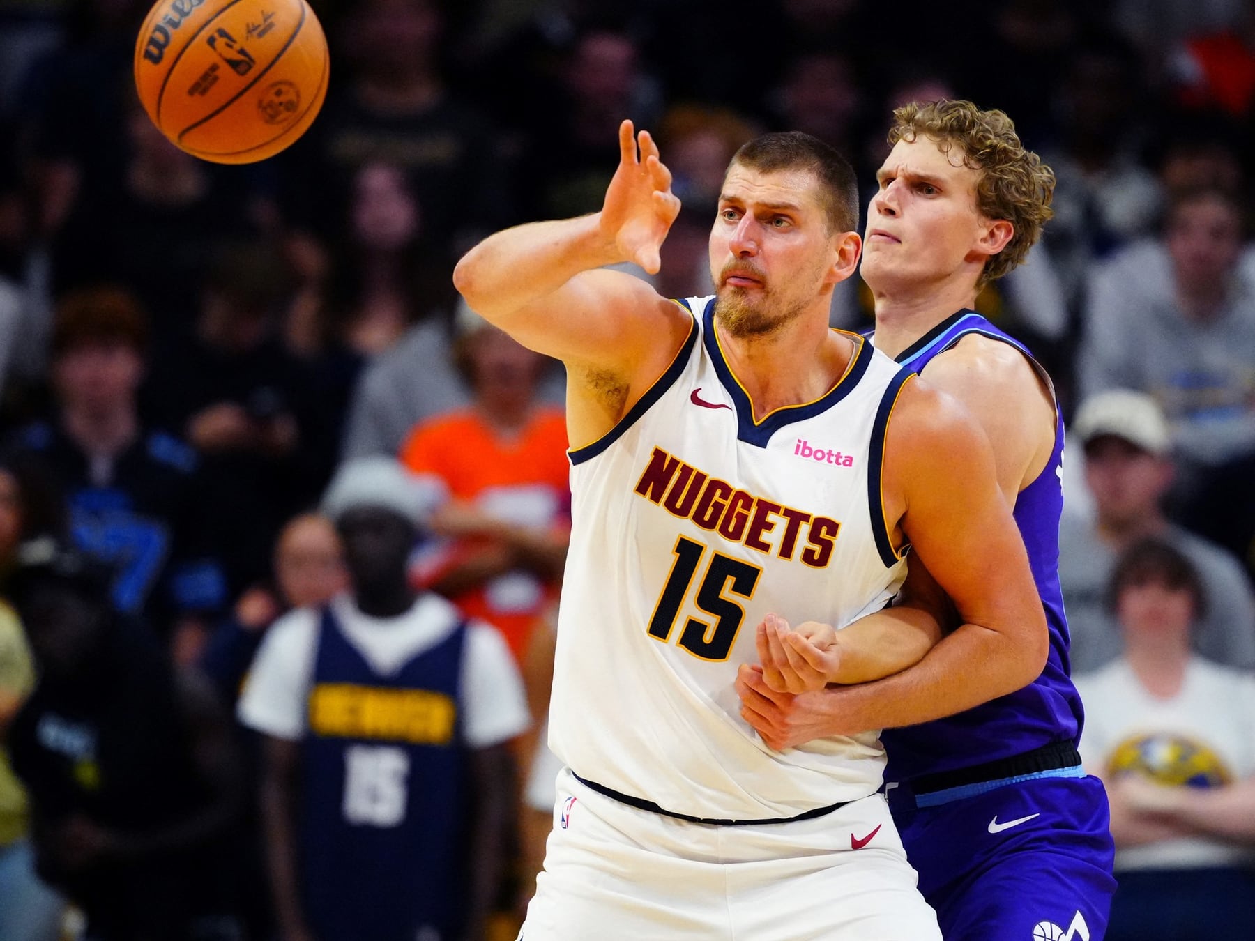 Los Nuggets tropezaron en la primera: Utah les arruinó el debut y Jokic mostró una joyita que no alcanza