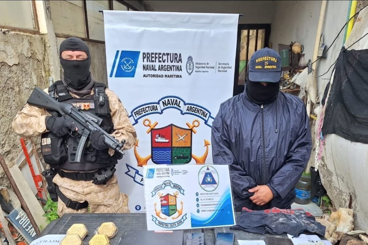 Diez kilos de oro dentro de un inodoro: dos allanamientos en Caleta Olivia por la desaparición de un hombre