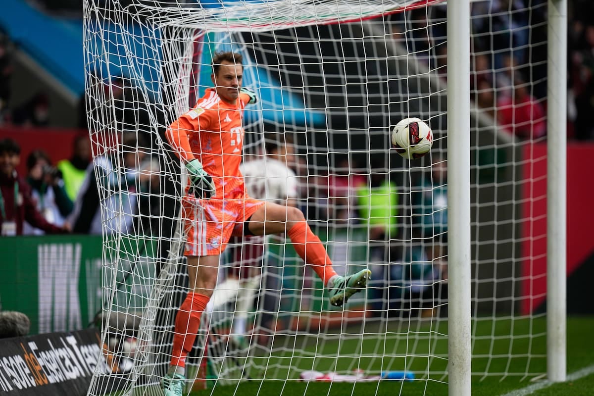 Neuer regaló dos goles en cinco segundos de locura y Bayern se fue del Baviera con las manos vacías