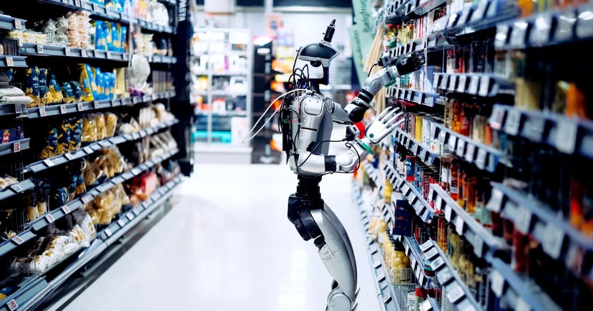 La cadena más grande de Dinamarca entrena robots para reponer góndolas mientras el super está cerrado