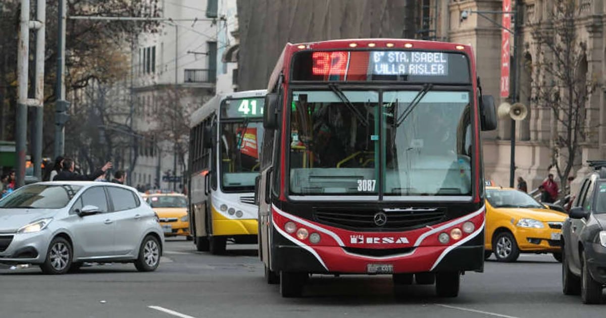 El boleto de colectivo en Argentina: de los $743 del AMBA a los $3.176 de Pinamar