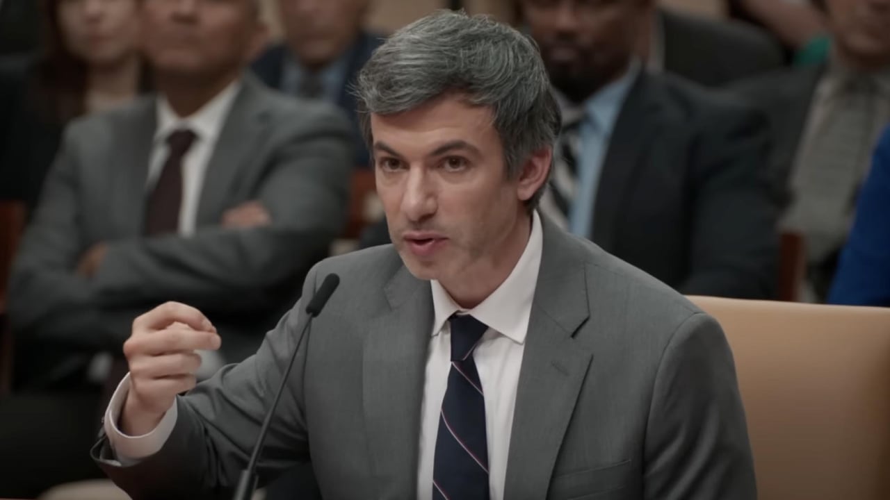Una serie incomodó al cielo y el Senado de Washington terminó moviendo el escritorio de los pilotos