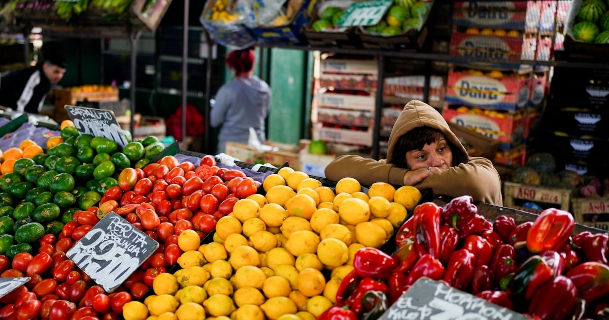 La mesa de septiembre se recalentó con el tomate y la cebolla, pero la lechuga y el pan de molde le dieron aire al bolsillo