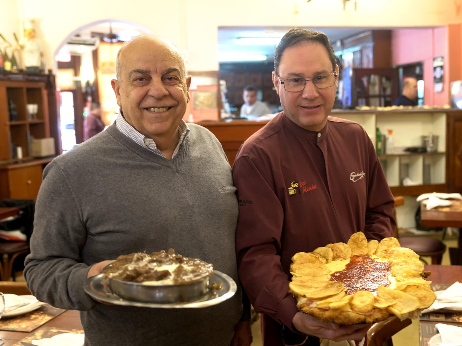 Esquina de palmeras y milanesas: 118 años en el corazón de Villa Devoto