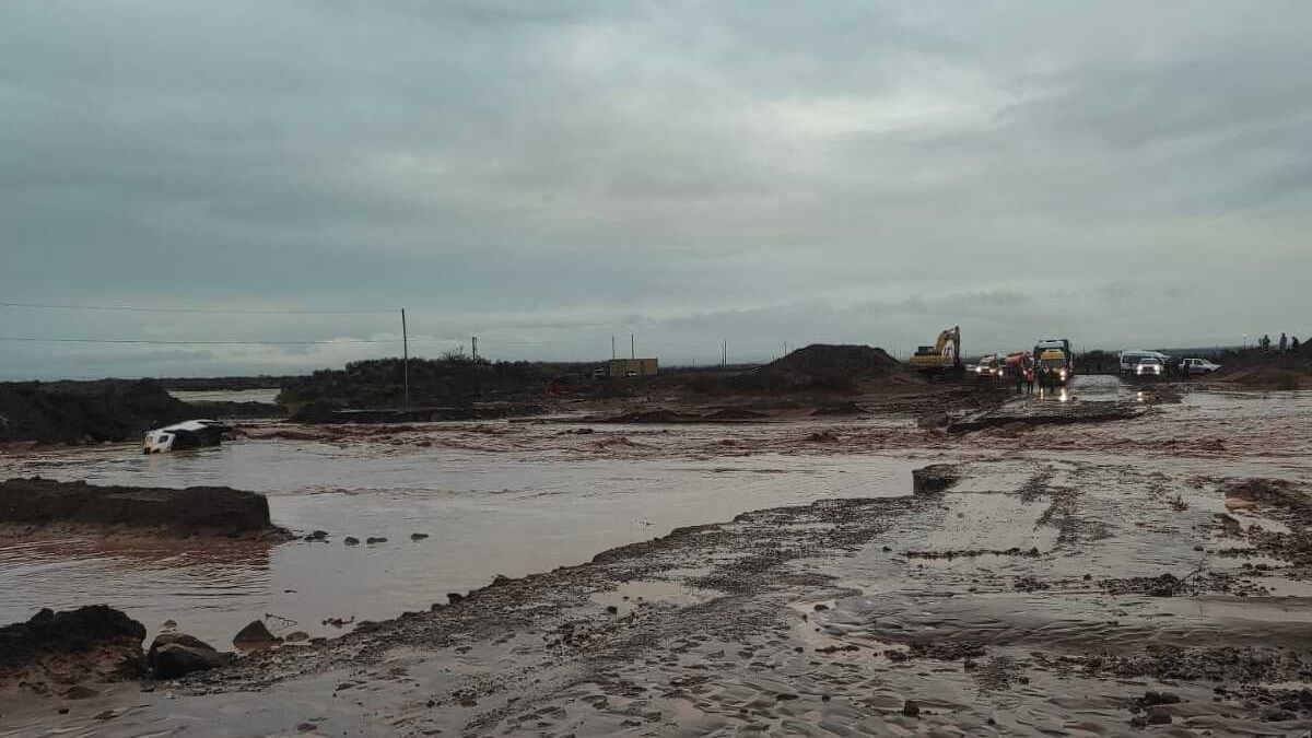 Rincón de los Sauces bajo el agua: el pueblo que se aferra a sus calles de barro mientras espera que pare de llover