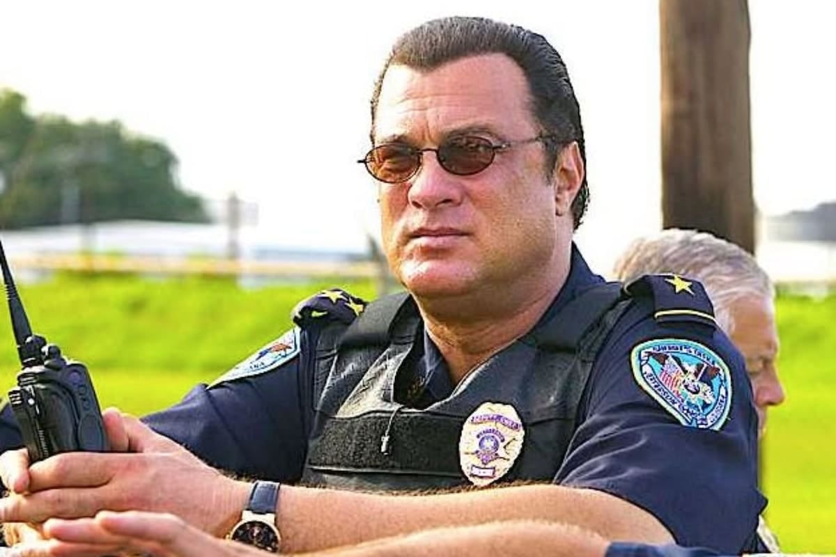 Steven Seagal cambió la cámara por el uniforme: ahora patrulla la frontera de Texas