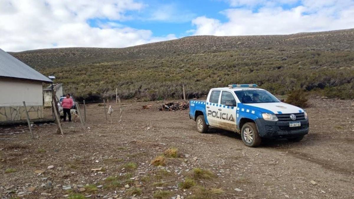 Aislada una semana en la meseta neuquina: la historia de Norma y sus tres hijos que esperaron la ayuda en el barro