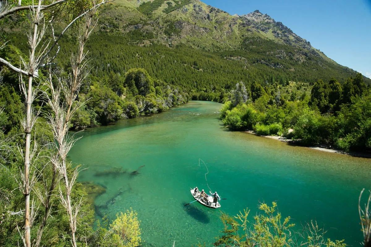 Neuquén pone en marcha la temporada de pesca y los permisos ya se consiguen por internet