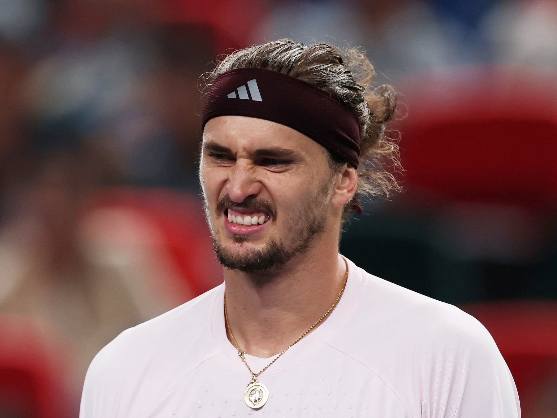 Zverev se quedó sin nafta en Shanghái y habrá final con acento español