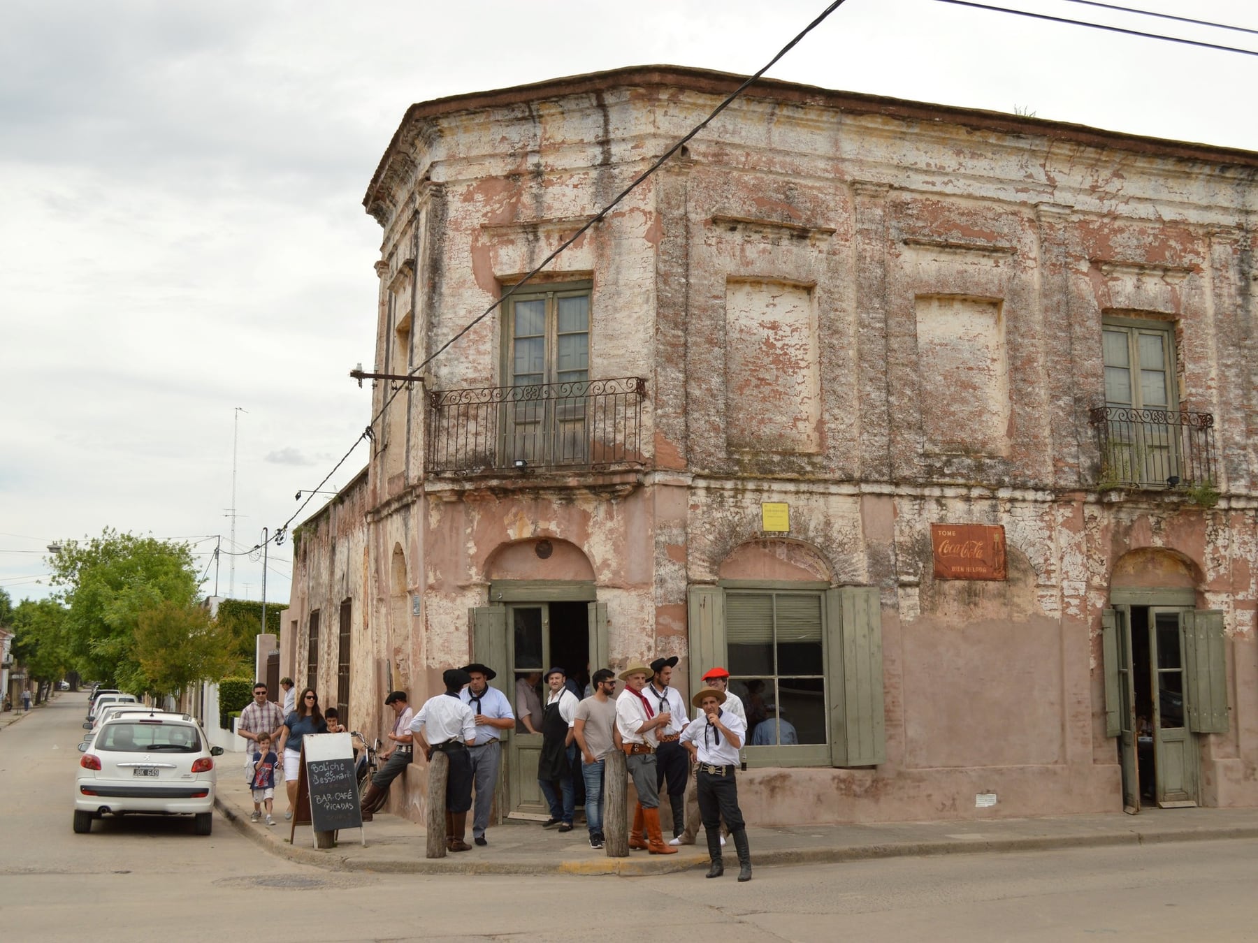 San Antonio de Areco, más allá del gaucho: un pueblo donde la artesanía se reinventa en cada taller