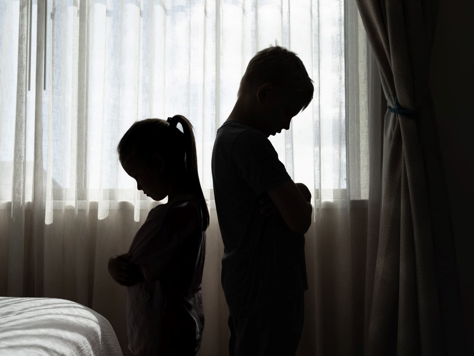 Hijos de los mismos padres, pero de distintas infancias: por qué los recuerdos de los hermanos no siempre coinciden