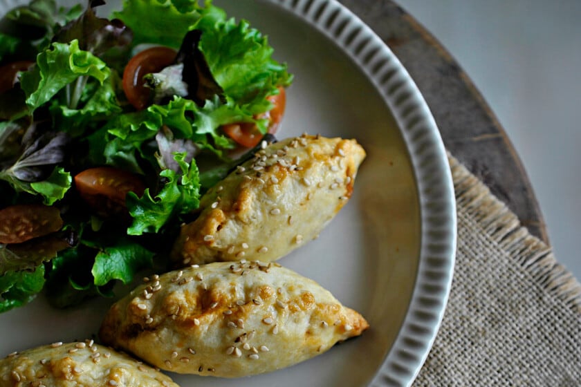 Empanadillas de ternera y champiñones: la receta casera que se hace en el horno