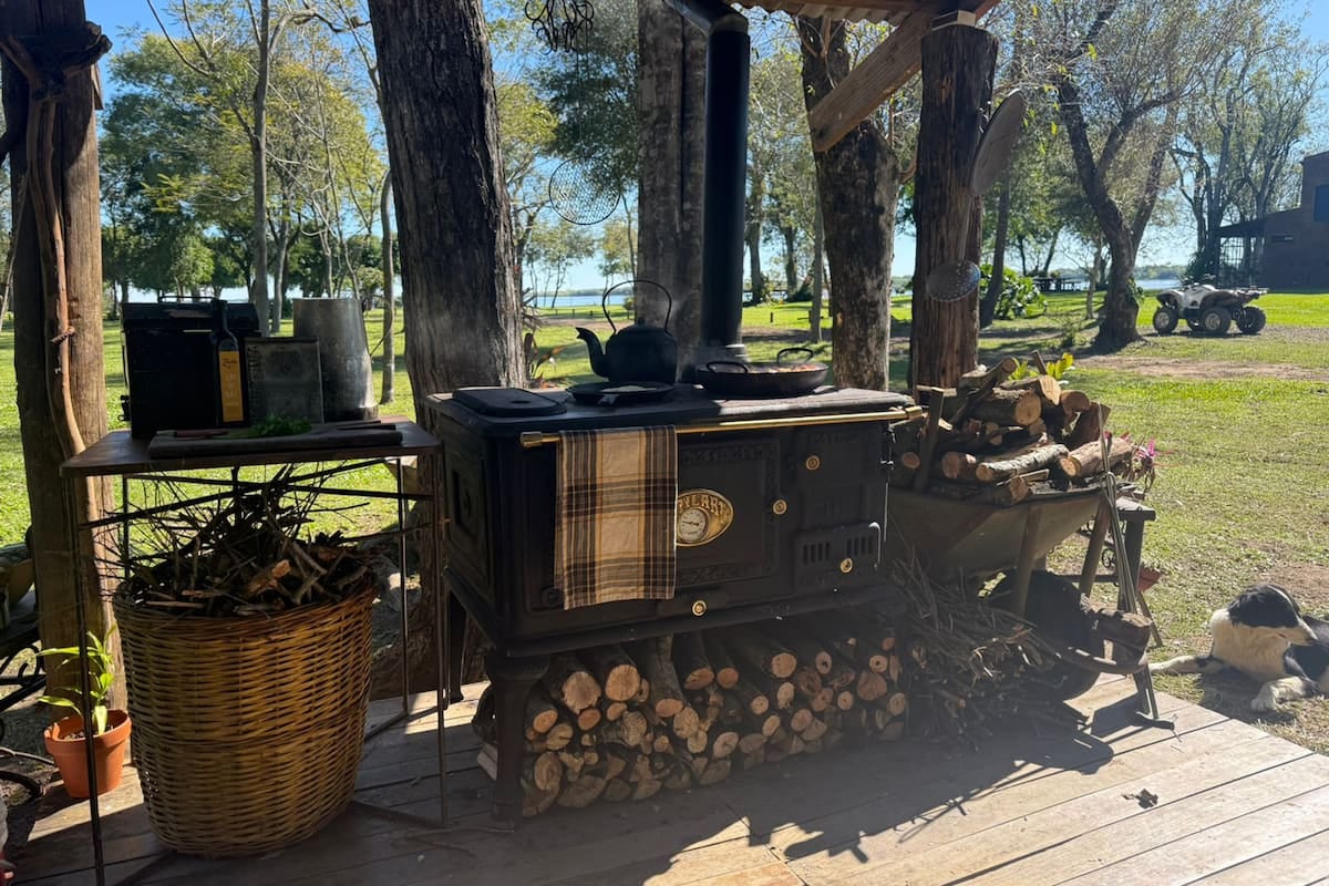 Cocinas de hierro fundido made in Tres Arroyos: una fábrica de 128 años que sobrevive con 30 empleados
