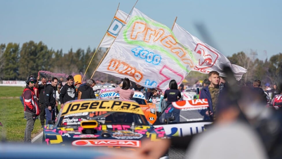 José C. Paz Racing salió de La Plata con doblete y aroma de título