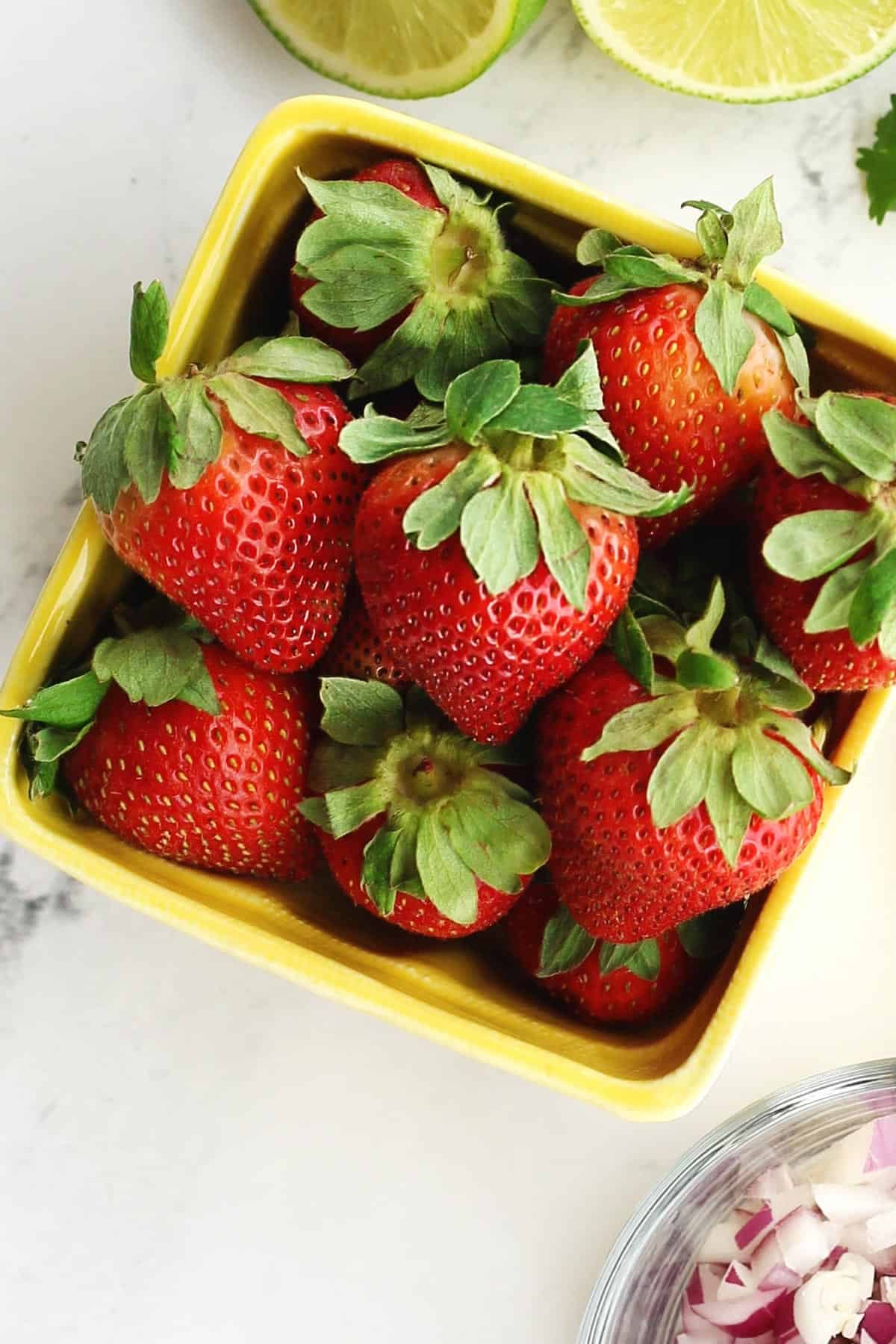 La primavera llega a la mesa: siete preparaciones con frutillas y otros ingredientes de estación